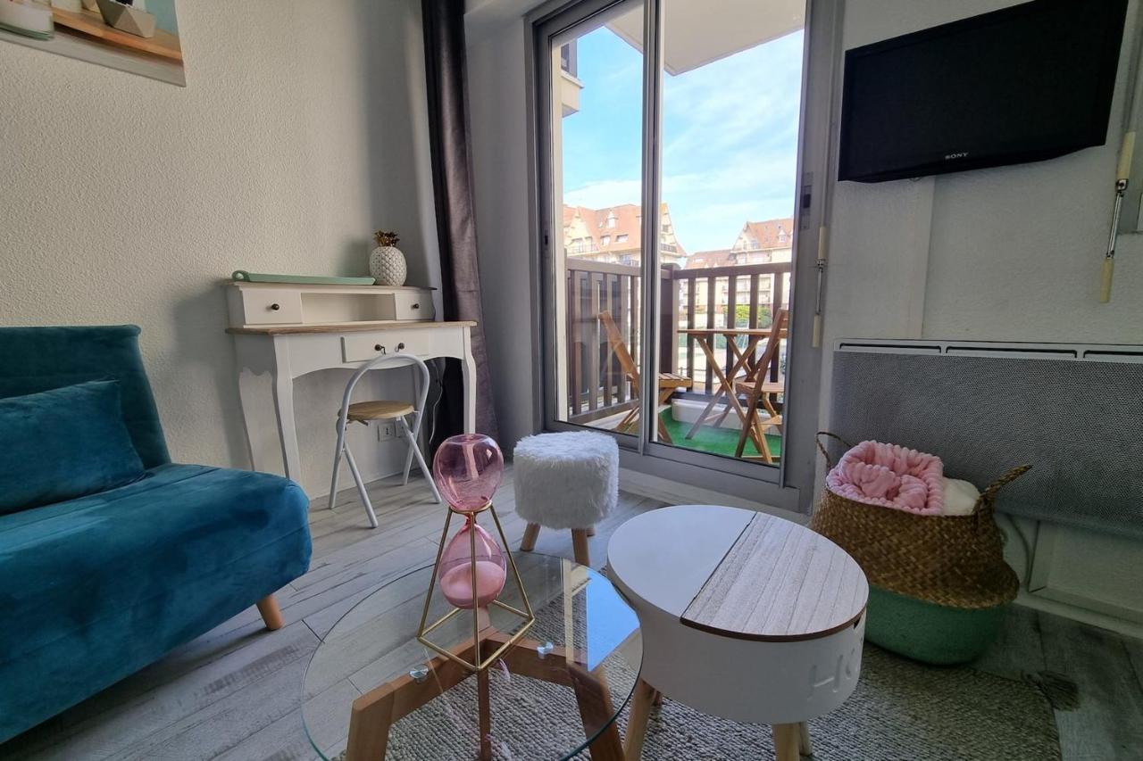 Studio In Front Of Marcel Proust Promenade Cabourg Bagian luar foto